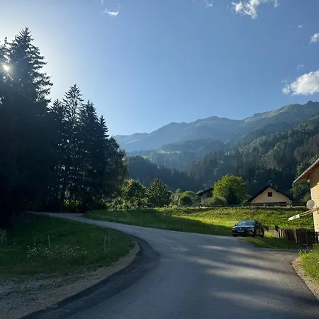 Direkt-am-fluss-und-im-moelltal-ferienwohnung-die-moell * Stall