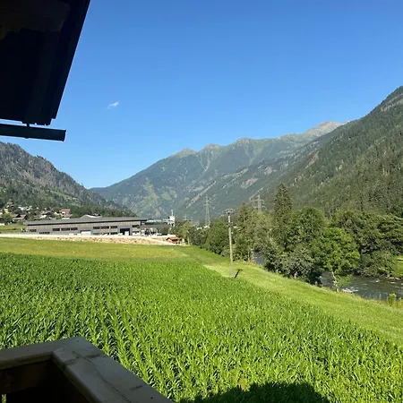 Direkt-am-fluss-und-im-moelltal-ferienwohnung-die-moell Stall